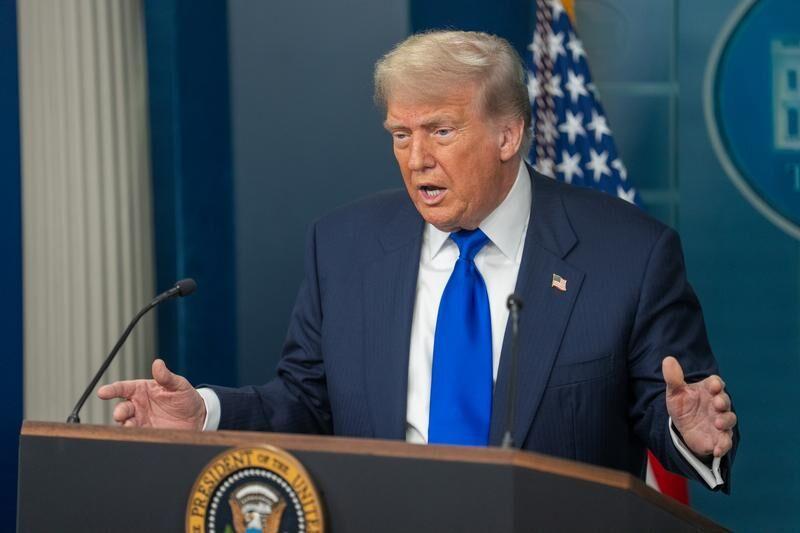 Trump: İran Hürmüz Boğazı'nı kapatırsa ABD 20 kat daha sert karşılık verecek