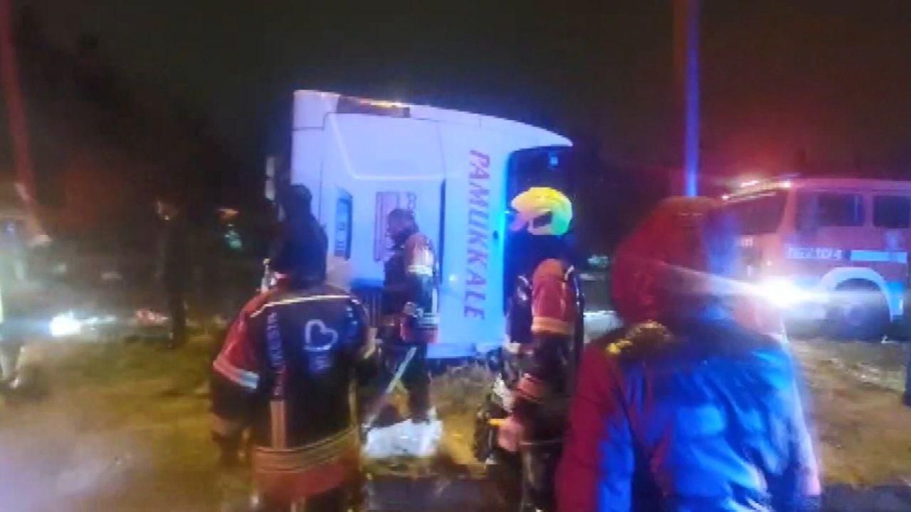 Balıkesir'de yolcu otobüsü devrildi; 3 ölü, 31 yaralı
