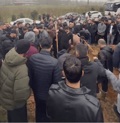 Öldürülen futbolcu Kaan Kundakçı, Sakarya'da toprağa verildi