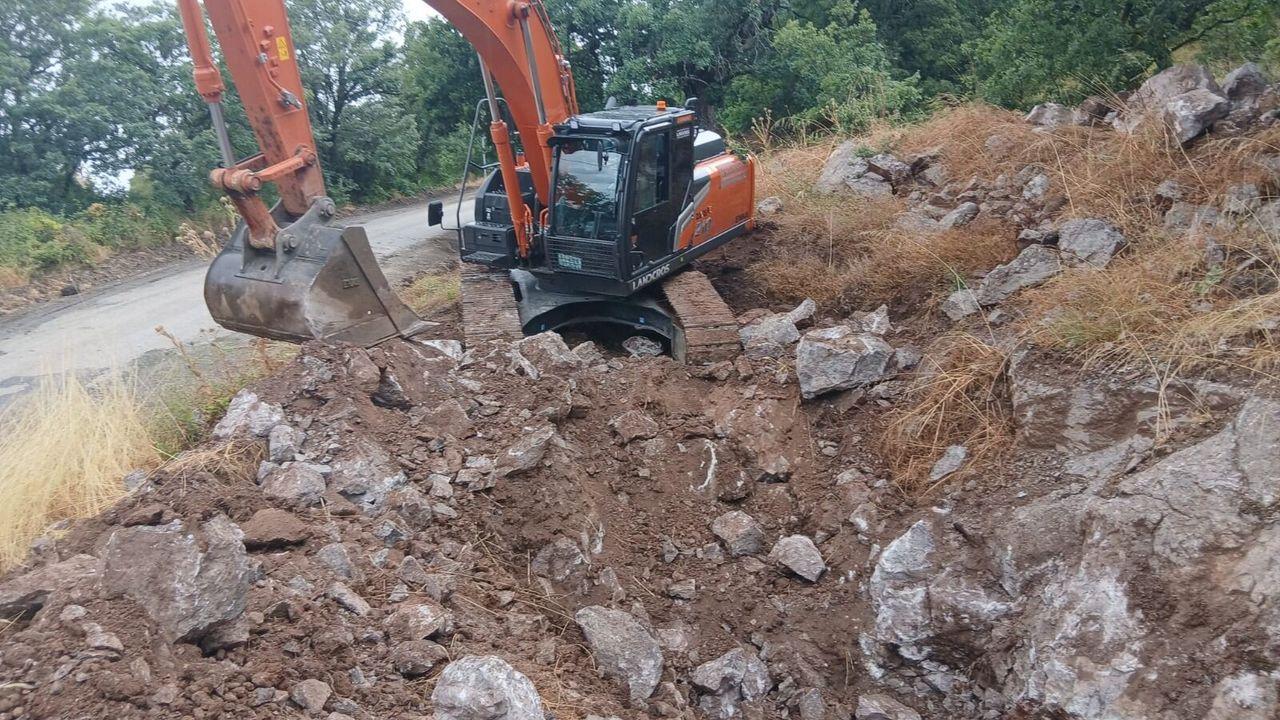 İş makinesiyle define kazısı yapan şüpheliler suçüstü yakalandı: 5 gözaltı