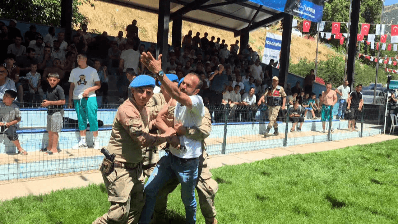Güreş festivalinde gerginliğe jandarma müdahale etti