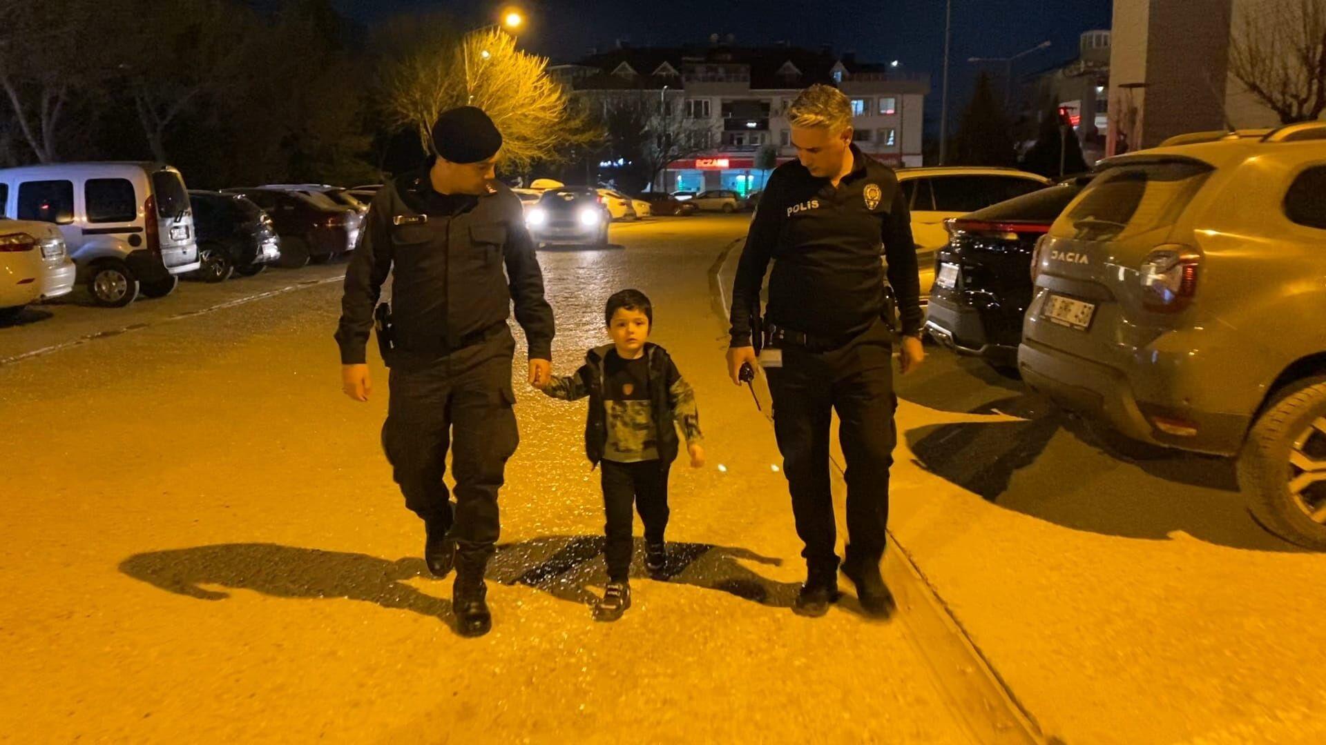 Bursa'da hastanede kaybolan çocuk, 1 kilometre uzaklıkta bulundu