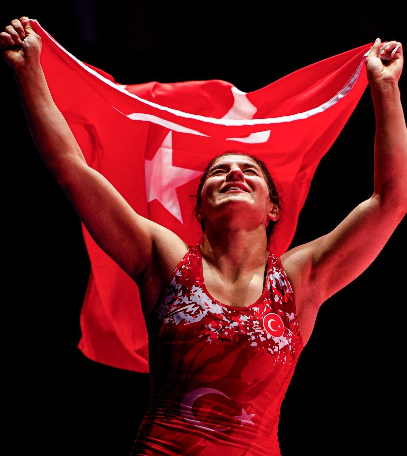 Milli güreşçi Nesrin Baş, U23 Dünya Şampiyonu oldu