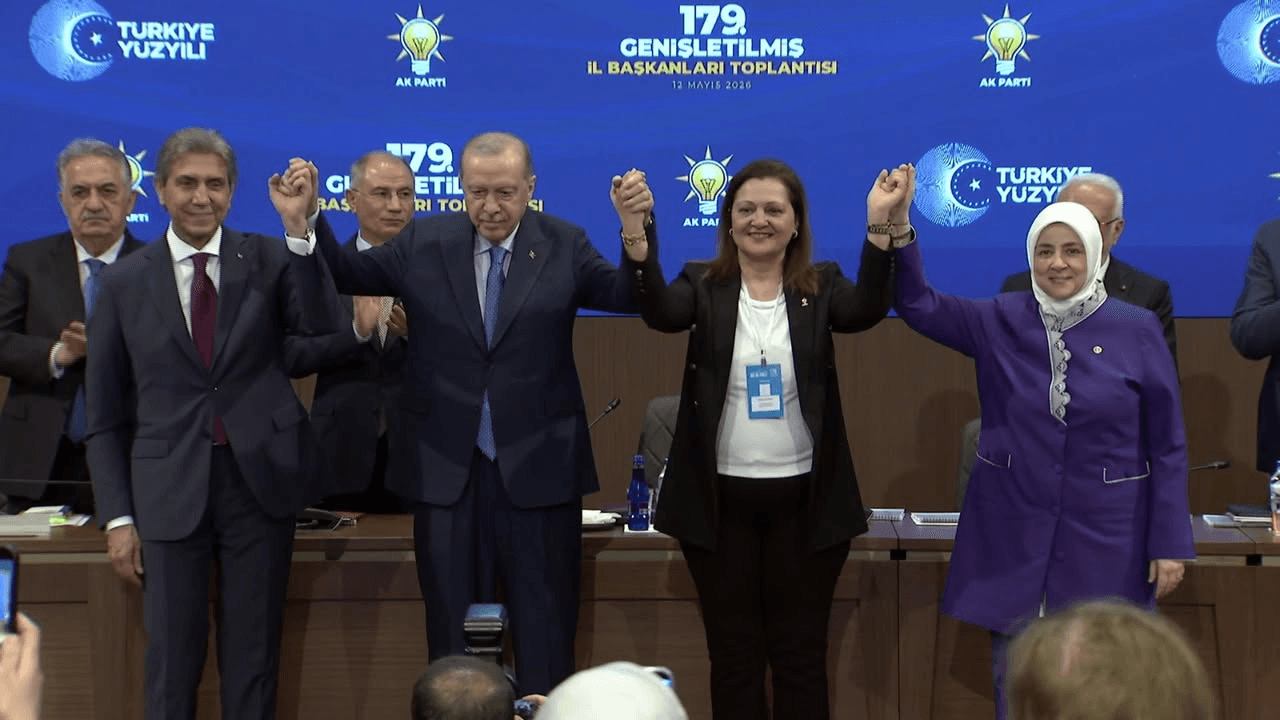 Burcu Köksal AK Parti'ye katıldı