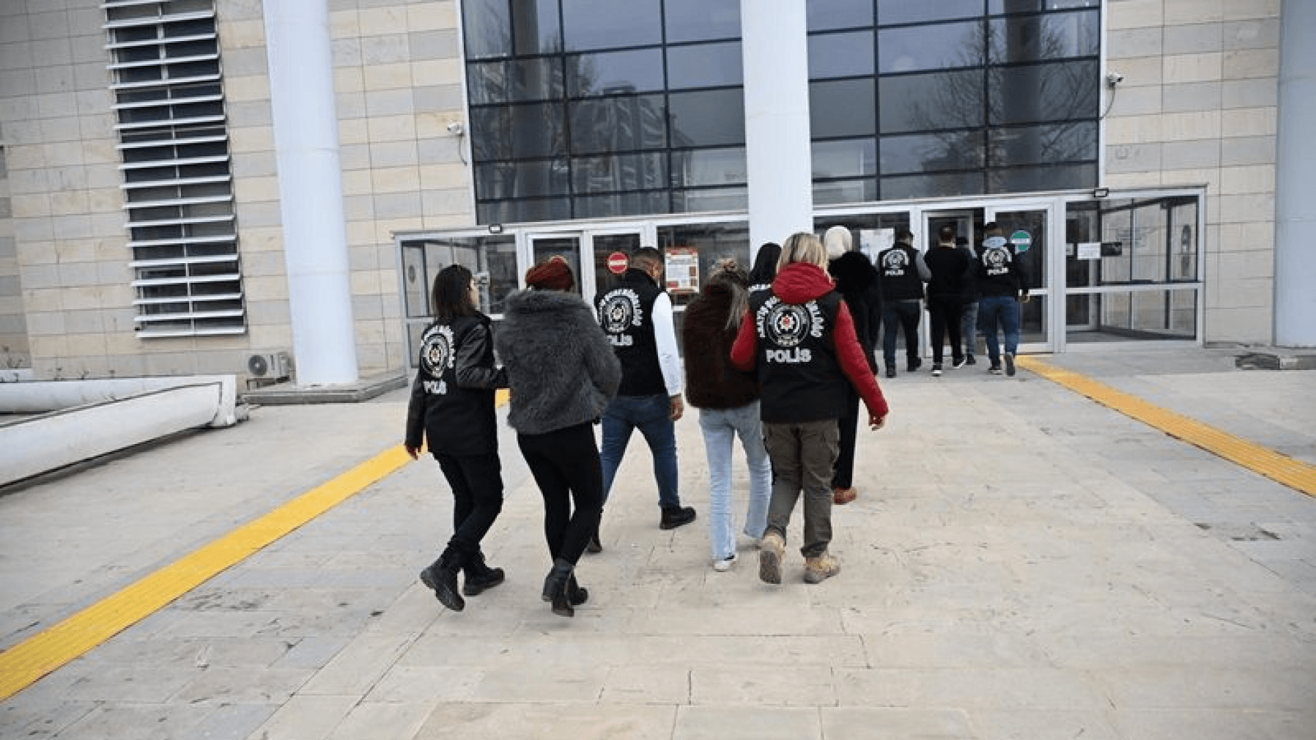 İstanbul'da fuhuş operasyonu: 14 şüpheli hakkında gözaltı kararı