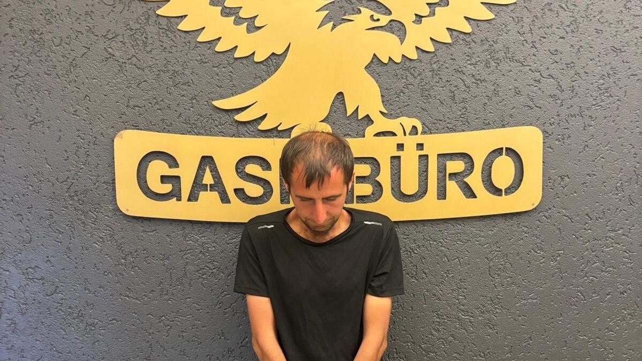 Zorla aracına bindiği kadını istediği yere götürtüp, para ve kolyesini aldı