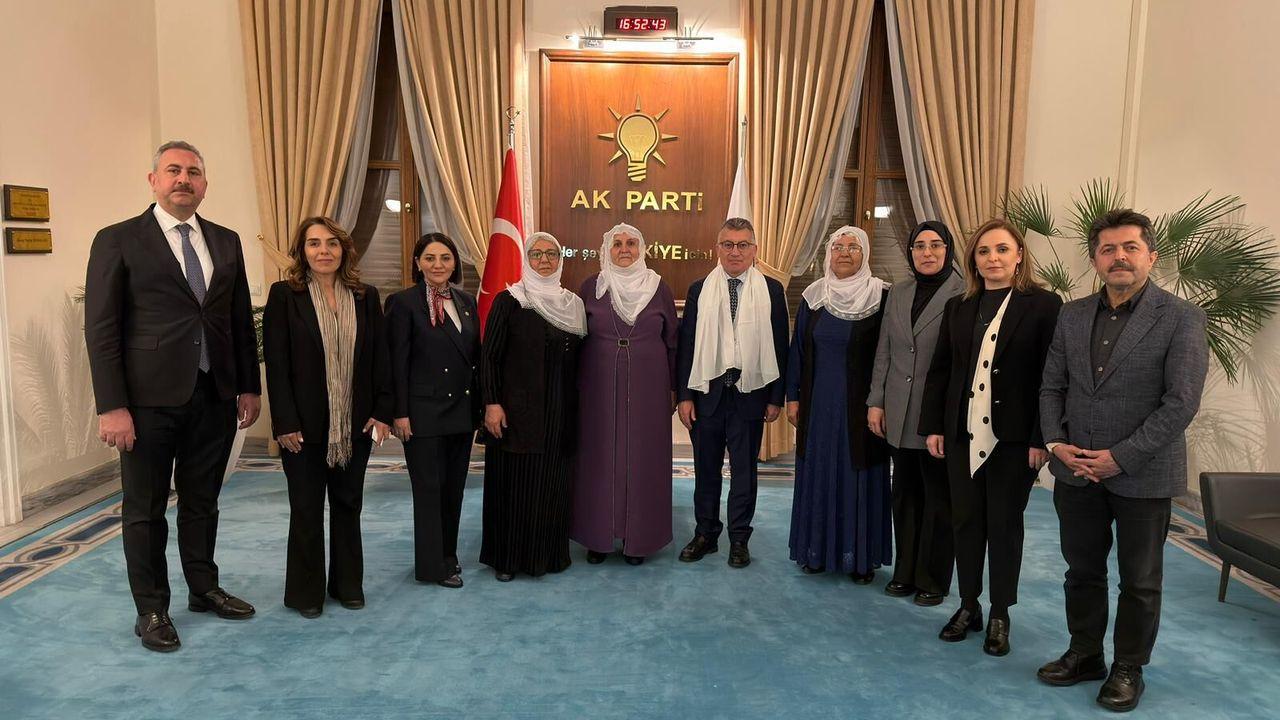 'Barış Anneleri'nden AK Parti'ye ziyaret