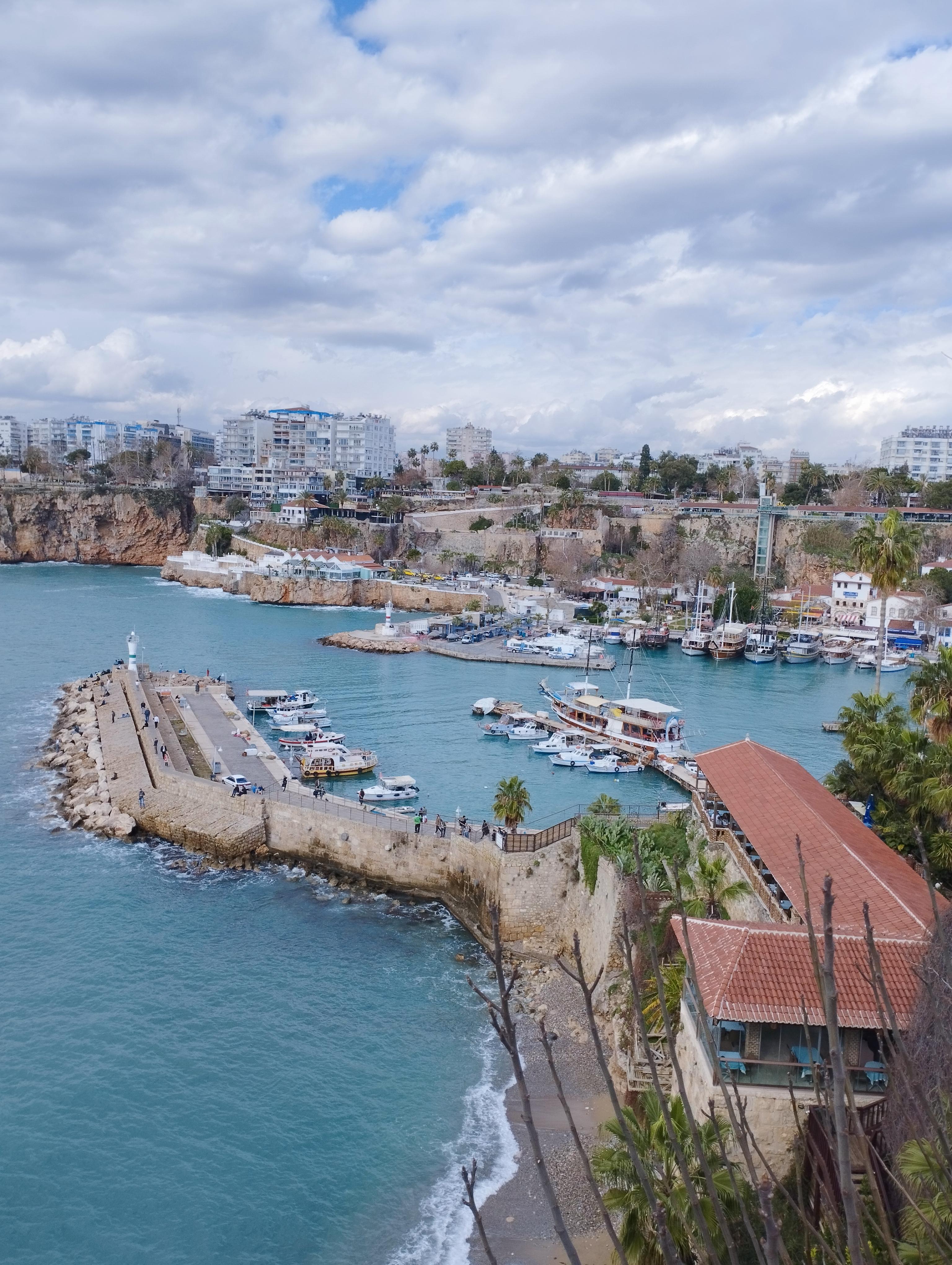 Antalya'da 46 kürek sörfçüsü denizde sürüklendi