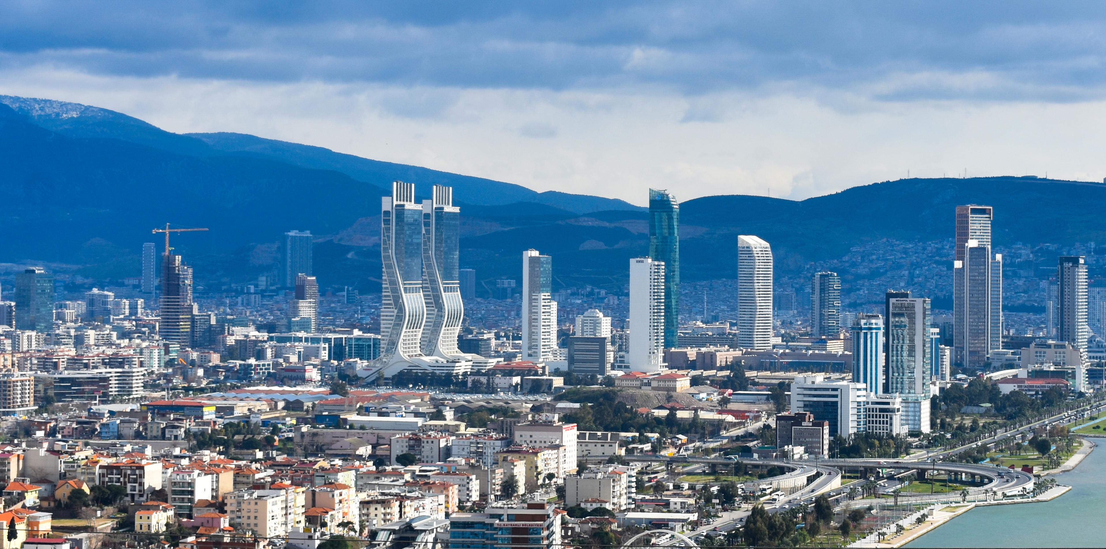 İzmir Büyükşehir Belediyesi soruşturmasında 2 tutuklama