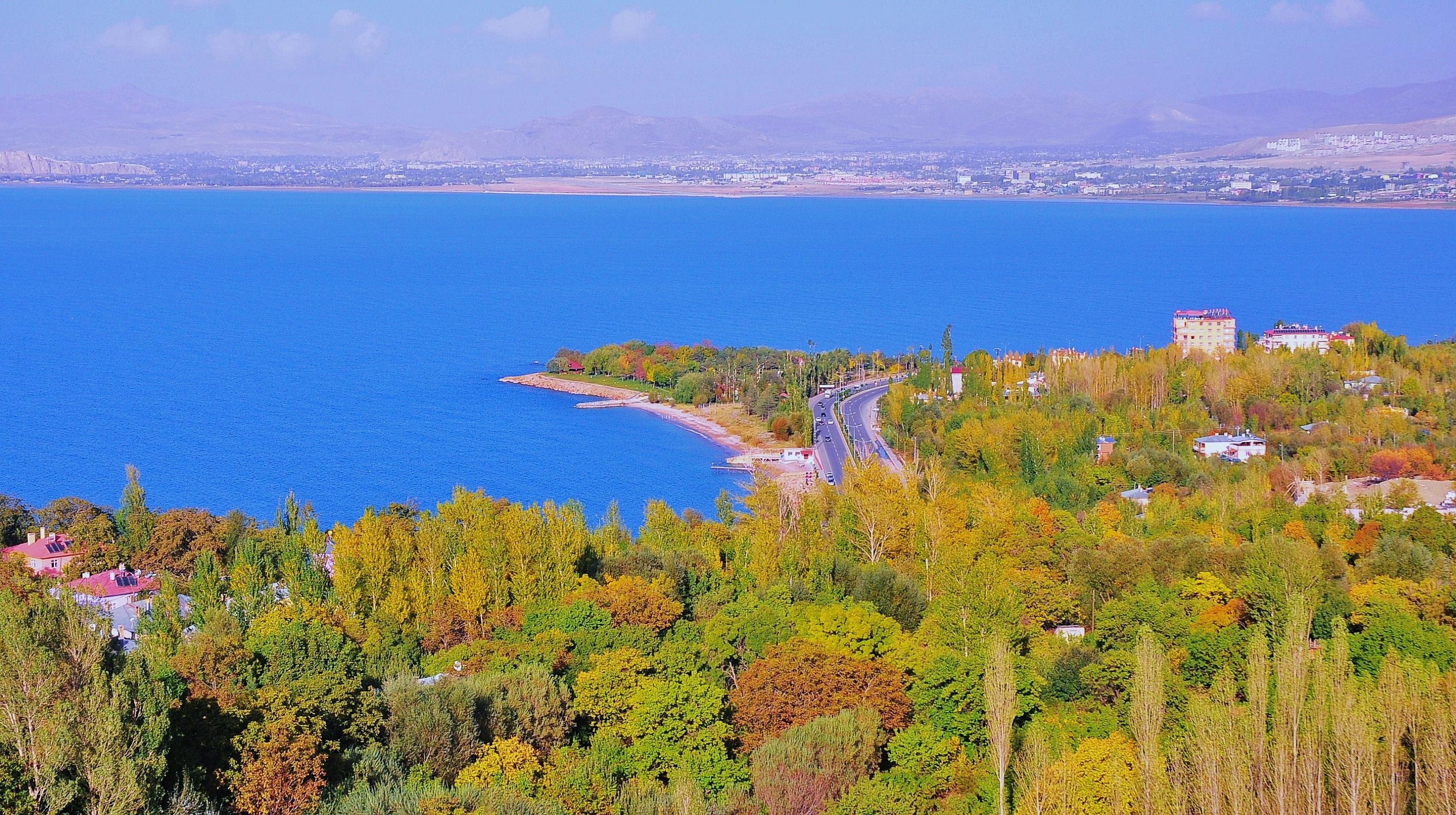 Van Gölü Havzası'nda bereketli yağışlar üreticiye umut oldu