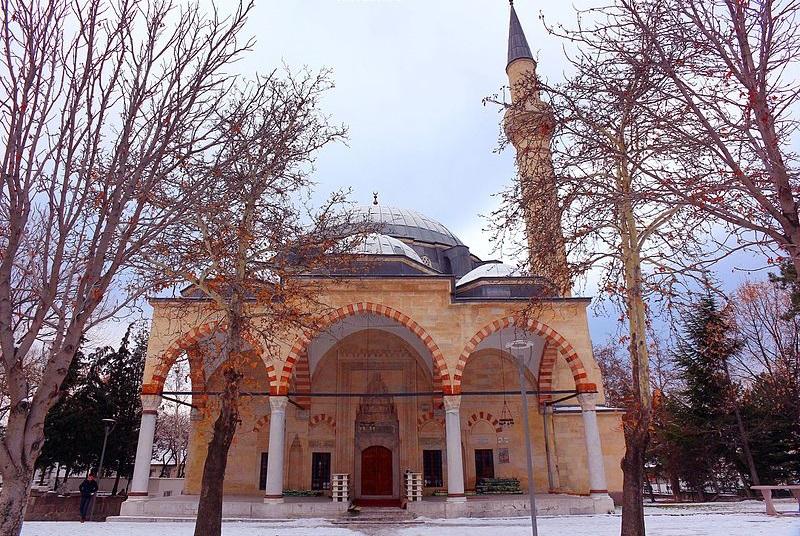 İngiltere'de Camilere Saldırılar Artıyor: Her 5 Günde Bir