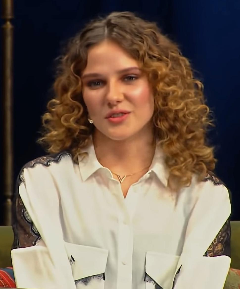 Alina Boz hamileliğinde eşi Umut Evirgen'le romantik poz paylaştı
