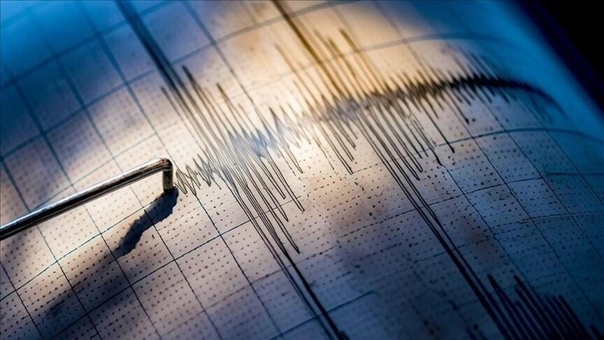 Endonezya'da 7,7 büyüklüğünde deprem meydana geldi