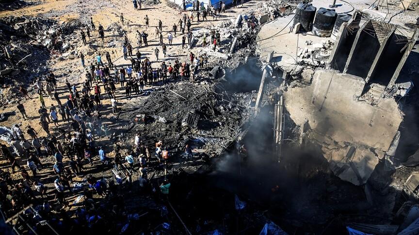 İsrail savaş uçakları Gazze'de su arıtma tesisini bombaladı
