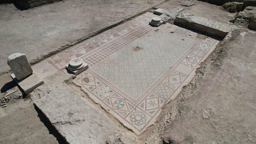 Pompeiopolis'te 105 metrekarelik mozaik ve MS 2. yüzyıla ait Eros başı bulundu