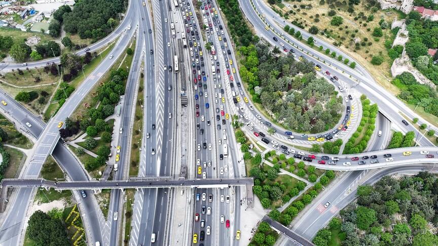 Trafikte Şiddet Olayları Yarı Yarıya Azaldı
