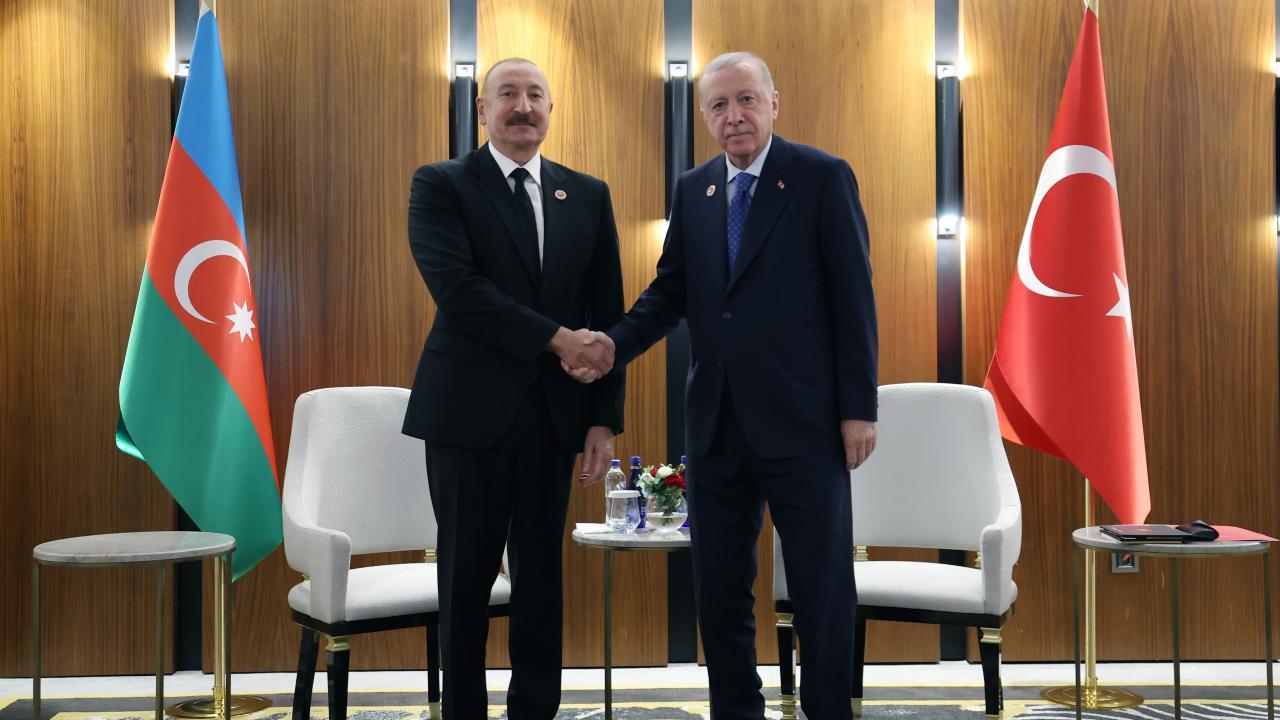 Erdoğan, Bişkek'te Azerbaycan Cumhurbaşkanı Aliyev ile görüştü