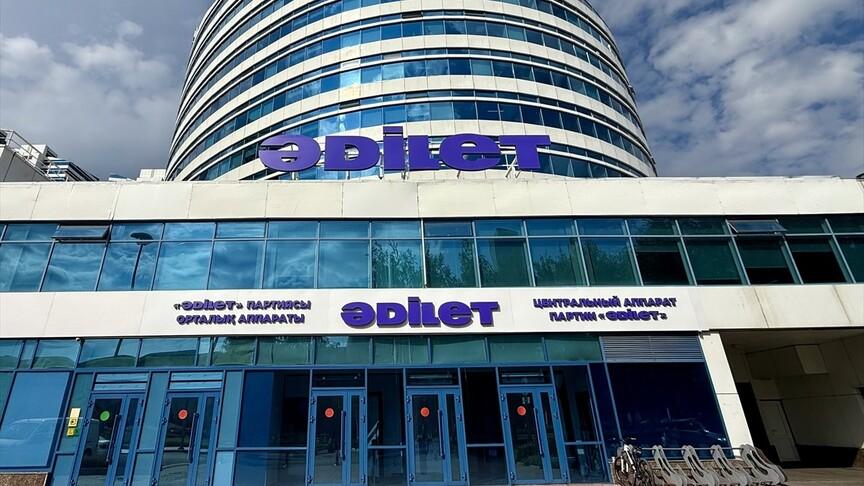 Kazakistan'da Adilet Partisi seçimi yüzde 71 oyla kazandı