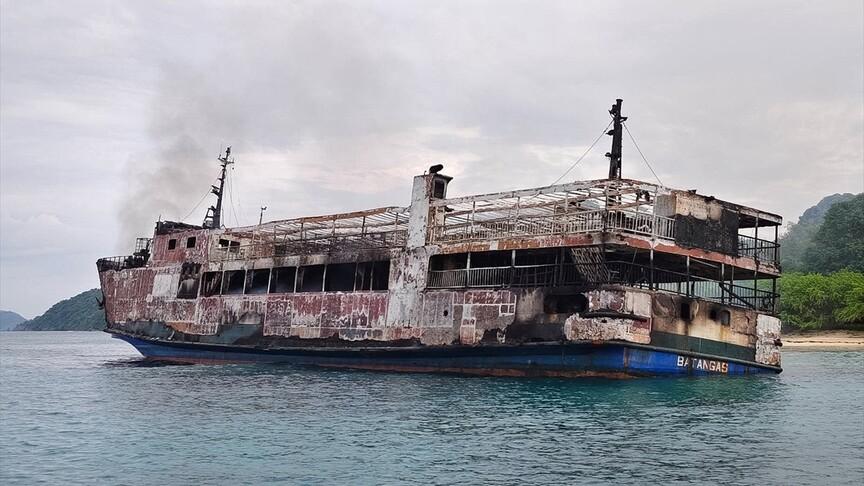 Filipinler'de feribot yangını: 5 ölü, 87 kişi kayıp