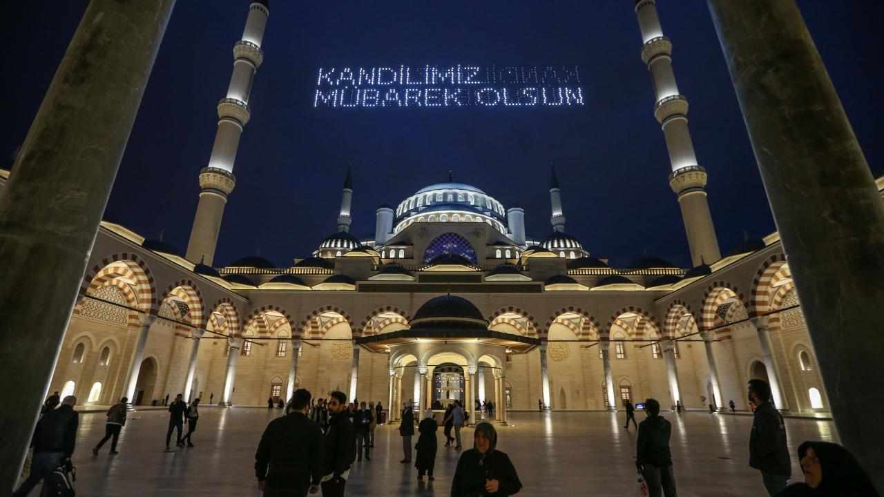 Mevlid Kandili 23 Ağustos'ta idrak ediliyor