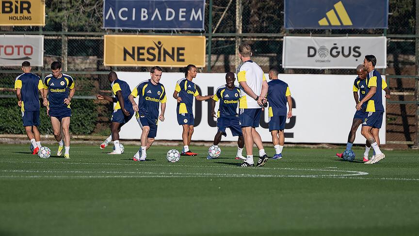 Fenerbahçe'nin Lyon maçı kamp kadrosu açıklandı