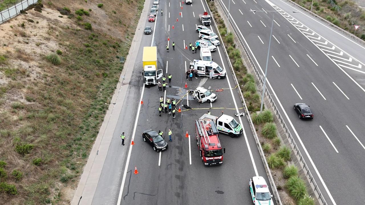 İzmir'de 310 bin uyuşturucu hap ele geçirildi