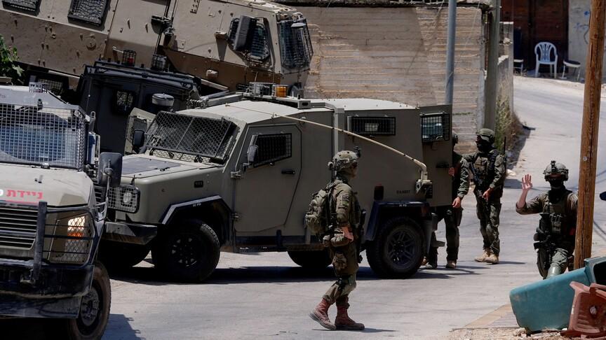 İsrail Ordusu Nablus'ta Bir Haftada 200 Filistinliyi Gözaltına Aldı