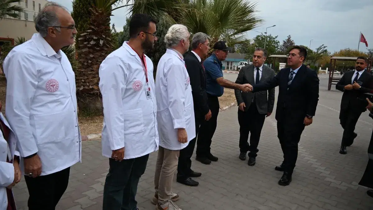 Adalet Bakan Yardımcısı Tuncay Turgutlu'da yaralı öğrencileri ziyaret etti