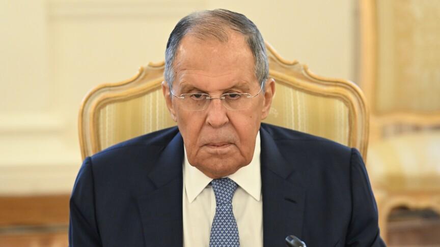 Lavrov: Avrupa askeri konuşlandırırsa doğrudan savaş ilan etmiş olur