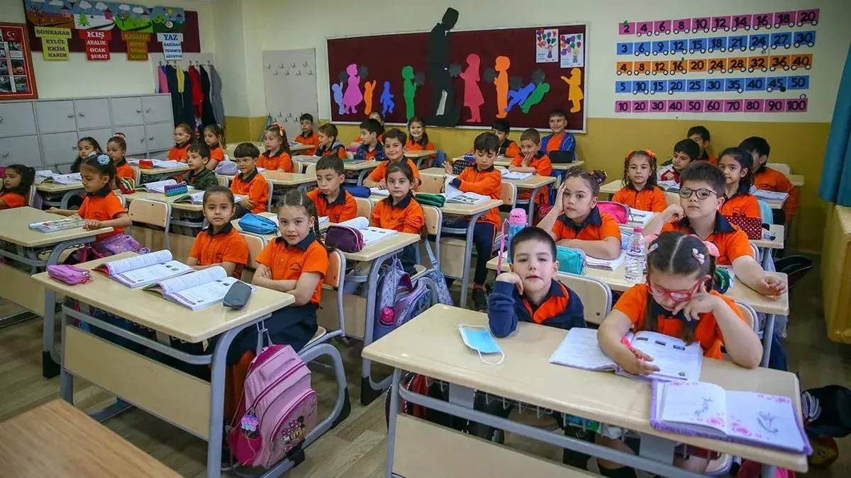 İstanbul'da okul açılışı için 2 bin 469 emniyet ekibi görevde