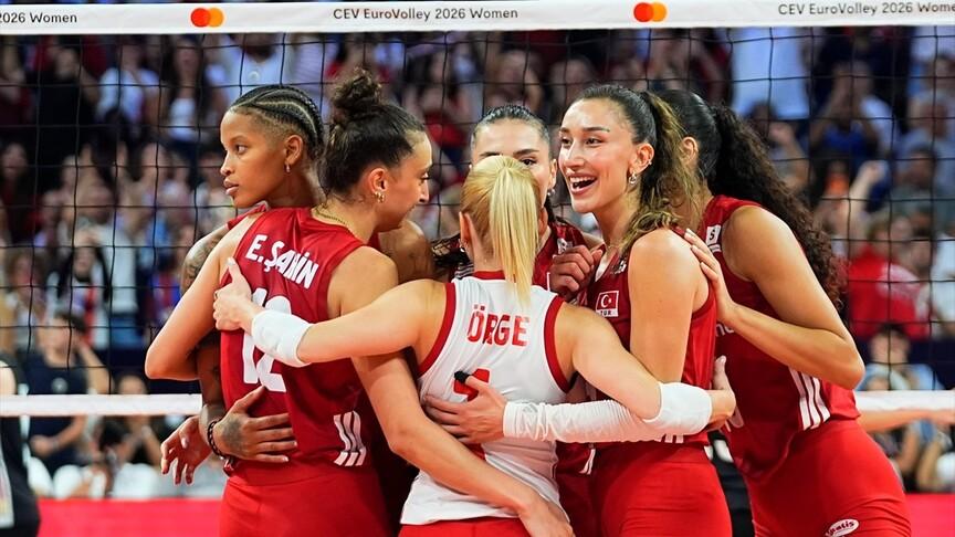 A Milli Kadın Voleybol Takımı Avrupa Şampiyonası'nda 4'te 4 yaptı