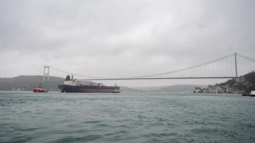İstanbul Boğazı'nda gemi trafiği çift yönlü askıya alındı