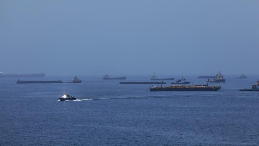 Basra Körfezi'nde 400 gemi hala mahsur durumda