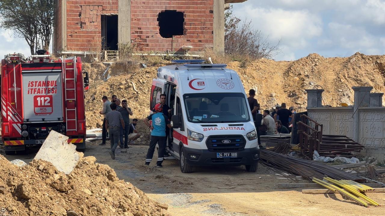 Başakşehir'de inşaat alanında toprak kayması: 1 işçi hala göçük altında