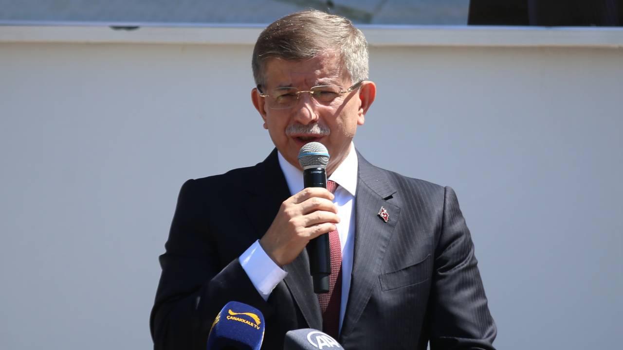 Ahmet Davutoğlu hakkında Cumhurbaşkanına hakaret soruşturması
