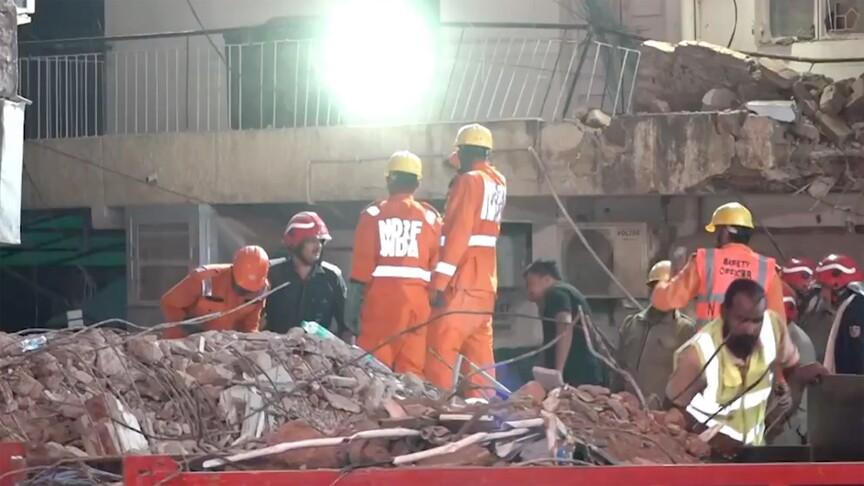 Yeni Delhi'de çöken öğrenci yurdunda ölü sayısı 6'ya yükseldi