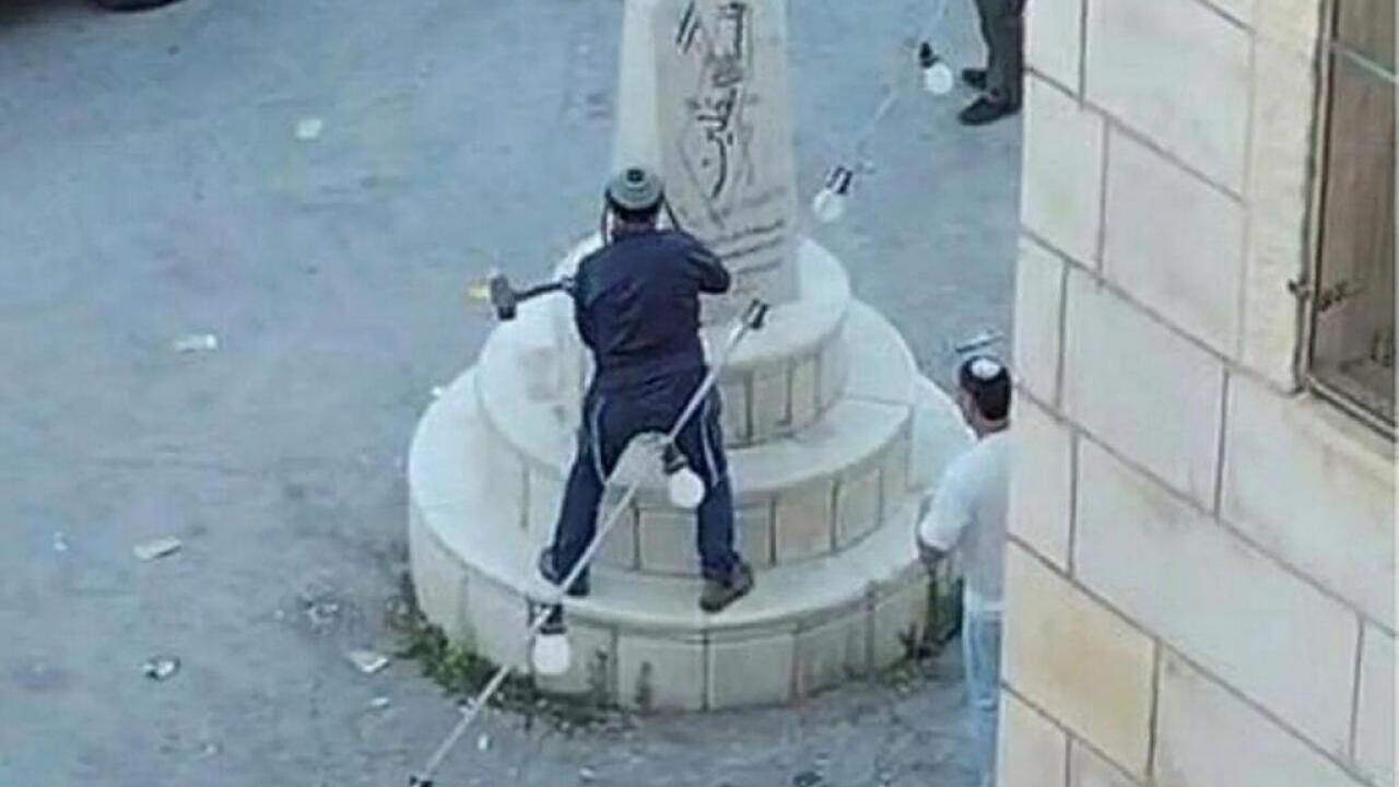 İsrailli aşırı sağcı milletvekili Filistin anıtını parçaladı