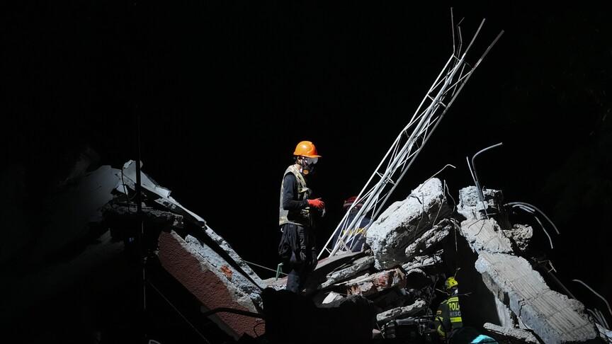 Kolombiya, deprem nedeniyle ABD'den gümrük vergilerini askıya almasını istedi