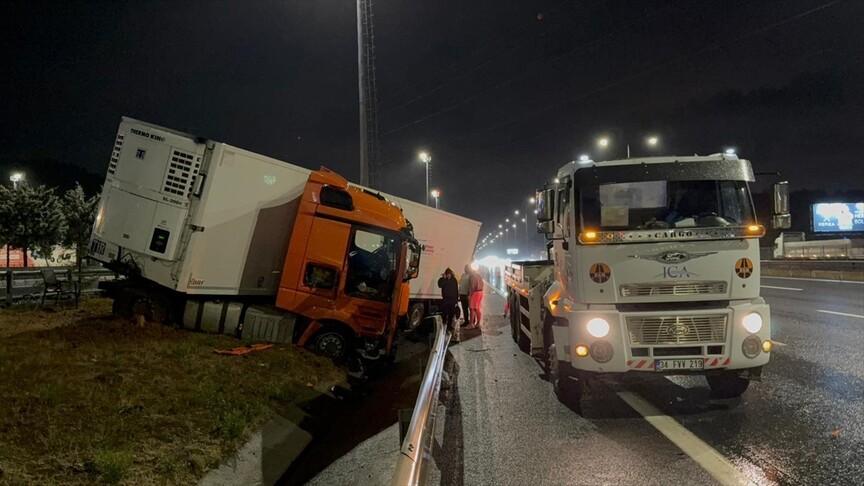 İstanbul'da sağanak yağış kazalara neden oldu