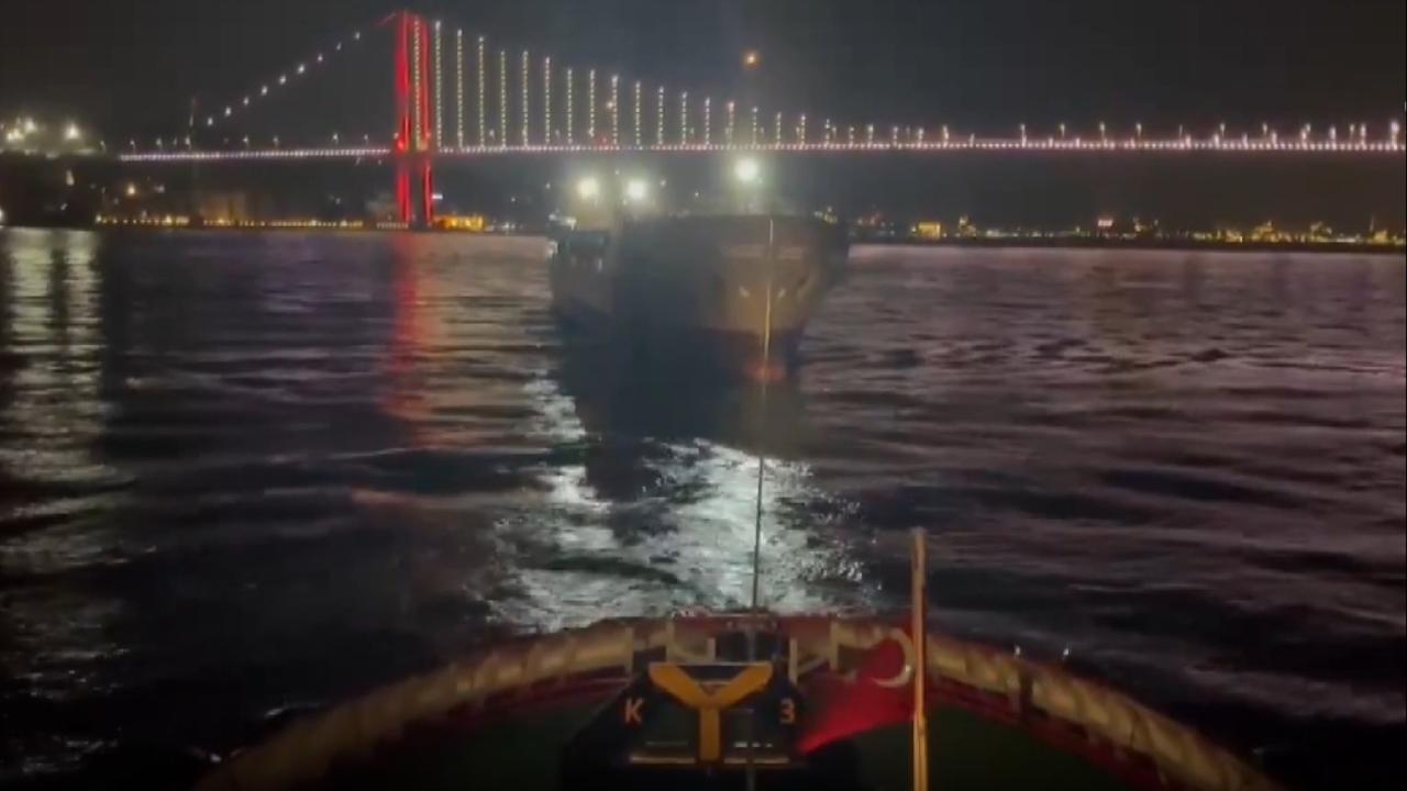 İstanbul Boğazı'nda arıza yapan gemi kurtarıldı