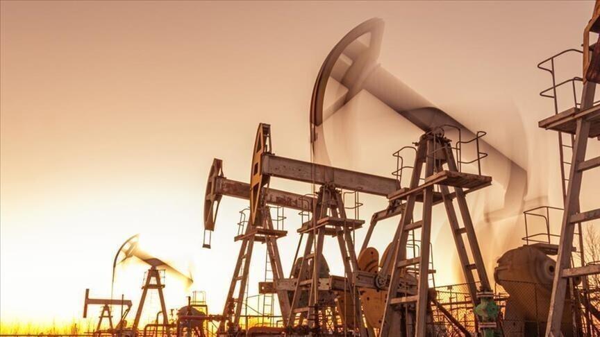 EIA, Orta Doğu kaynaklı arz kesintisi nedeniyle petrol fiyat tahminini yükseltti