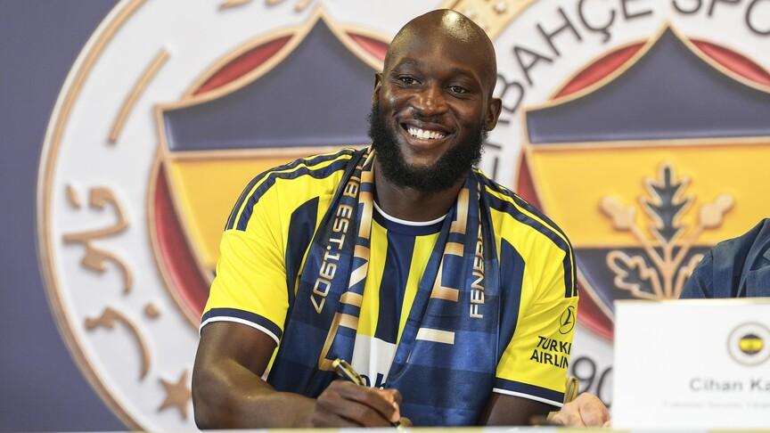 Süper Lig kulüpleri 202 futbolcuyla sözleşme imzaladı