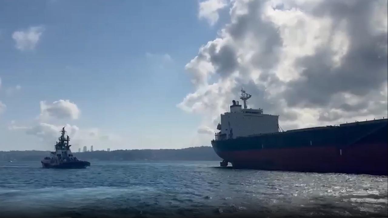 İstanbul Boğazı'nda gemi trafiği yeniden açıldı