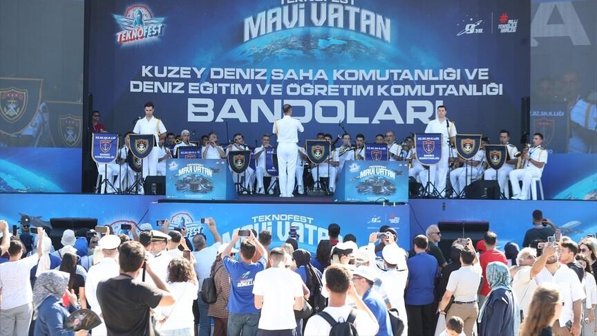 Askeri bando TEKNOFEST Mavi Vatan'da konser verdi