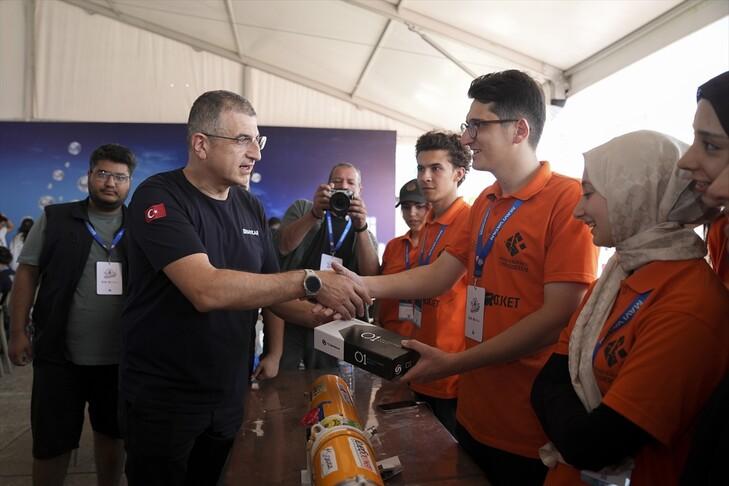 Baykar'dan TEKNOFEST yarışmacılarına T3 Gemstone O1 hediyesi
