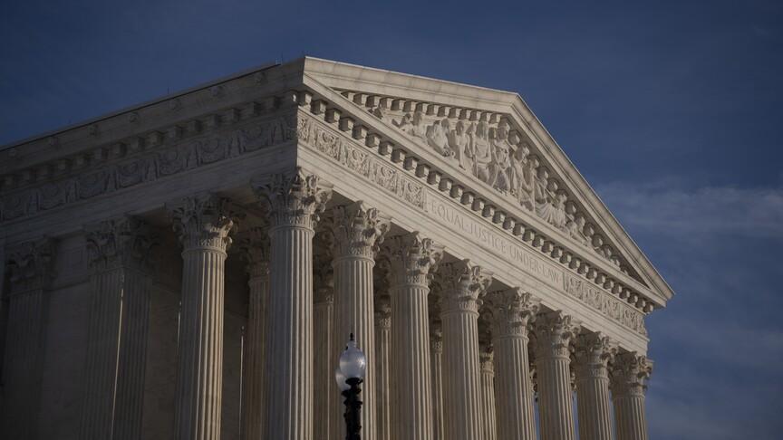ABD mahkemesi Trump'ın 75 ülkeye vize yasağını durdurdu