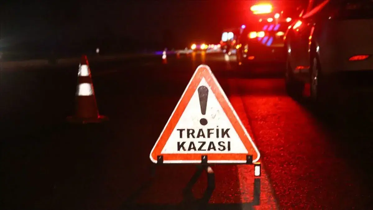 Bursa'da iki otomobil kafa kafaya çarpıştı: 1 ölü, 1 ağır yaralı