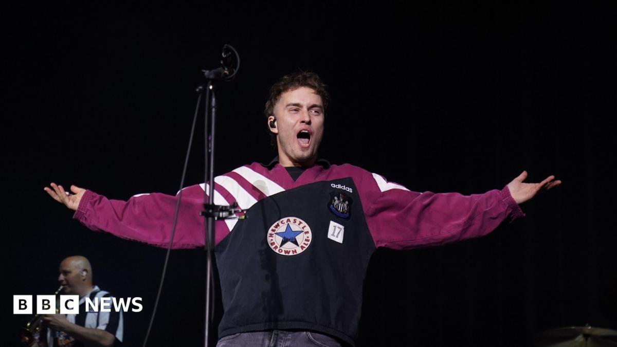 Sam Fender bilet fiyatlarına isyan etti, ön sıra uygulamasını kaldırttı