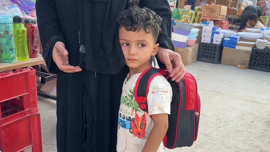Gazze'de çocuklar okulsuz ve kırtasiyesiz yeni eğitim yılına başlıyor