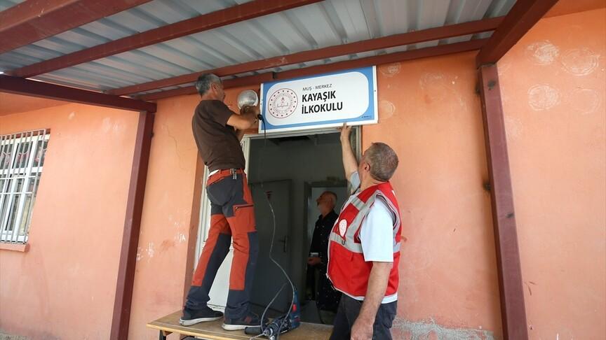 Muş'ta mobil onarım ekibi 72 okulun bakımını tamamladı